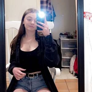 Meet your Posher, Alyssa